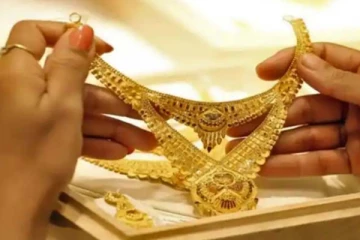அதிரடியாக சரிந்த தங்கத்தின் விலை! அவசப்படாதீங்க இன்னும் குறையுமாம்