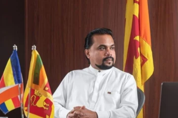අමාත්‍ය ධුරයෙන් ඉවත් කළ විමල් වීරවංශ හදිසියේම මුහුණු පොතේ "ස්තූතියි" ලෙස දැමූ සටහන..