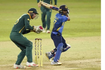 தென்னாப்பிரிக்காவுடனான 2வது ஒருநாள் போட்டியில் இலங்கை அணி தோல்வி! வீணாய் போன இலங்கை வீரரின் அதிரடி ஆட்டம்... வீடியோ காட்சி