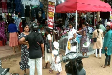 தமிழர் பகுதியொன்றில் களைகட்டும் தீபாவளி கொண்டாட்டம்! கடை வீதியில் குவிந்த மக்கள்