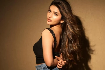 நடிகை ஸ்ரீலீலா கிளாமர் உடை போட்டோஷூட்