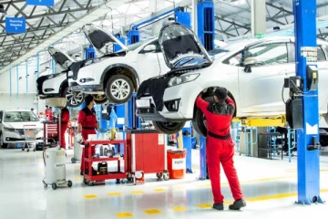 ශ‍්‍රී ලංකාවේ වාහන සිහිනය යතාර්ථයක් කරන්න යයි..තරුණ ඇමතිකෙනෙක් පෙරමුණ ගනී..