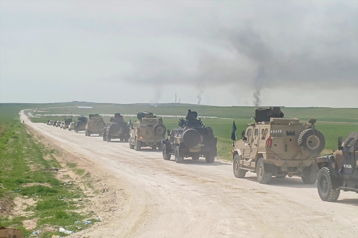 சிரியாவின் விமானப்படை தளத்திலிருந்து வெளியேறின அமெரிக்கப்படைகள் | Syrian Qasrak Air Base In Hasakah Us Withdrawal