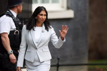 புலம்பெயர்தல் விடயத்தில் இரட்டை வேடம் போடும் பிரித்தானியா: உண்மை நிலை என்ன?