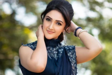 அழகில் ரசிகர்களை கவரும் நடிகர் ஸ்ரீதேவி விஜயகுமாரின் லேட்டஸ்ட் போட்டோஷூட்..