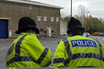 சிறைக்குள் போதைப்பொருளை ஜூஸ் பெட்டியில் கடத்திய பெண் அதிகாரி: விதிக்கப்பட்ட தண்டனை என்ன?