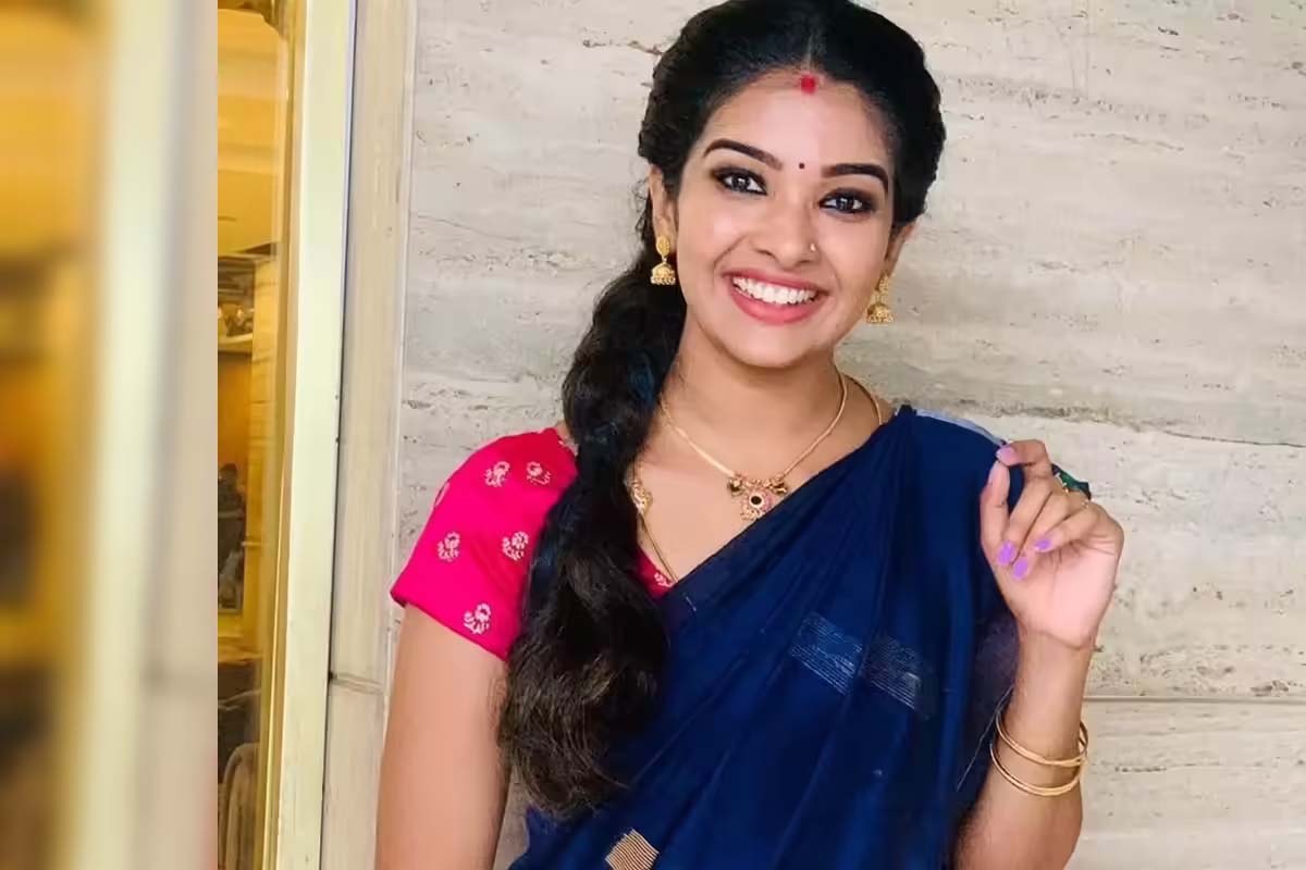 படுக்கை அறையில் கேமரா வைத்து கணவர் கொடுமை... உண்மையை உடைத்த பிரபல நடிகை | Actress Monisha Shocking Revelations Divorce