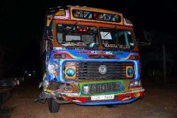 புத்தளத்தில் நேருக்கு நேர் மோதிய வாகங்கள்: இளைஞருக்கு நேர்ந்த சோகம்!