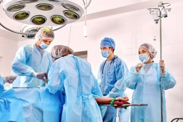 வயிற்று வலி சிகிச்சைக்கு சென்ற இளைஞர்! உடலுக்குள் வளர்ச்சி அடைந்த பெண் இனப்பெருக்க உறுப்புகள்