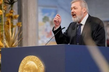 ரஸ்யாவுக்குள் புடினுக்கு எதிராக அதிகரிக்கும் எதிர்ப்பு! நோபல் பரிசு பெற்றவரின் அறிவிப்பு! (காணொளி)