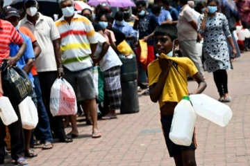 எரிபொருள் வாங்க காத்திருக்கும் பொதுமக்களுக்கு விடுக்கப்பட்டுள்ள அவசர எச்சரிக்கை