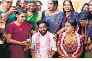 காதலர் தினத்தில் திருமணம் செய்து கொண்ட அழகான திருநங்கை- திருநம்பி ஜோடி! வெளியான புகைப்படங்கள்