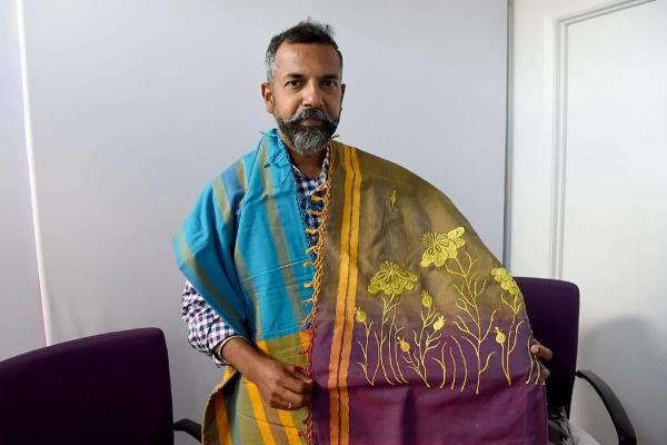 வறுமையில் வாடும் இலங்கைப் பெண்களுக்காக கனடாவில் வாழும் இலங்கைத் தமிழர்  துவக்கியுள்ள நல்ல முயற்சி | Vendor At Tamil Fest In