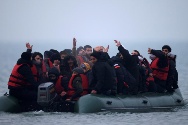 இன்று முதல்... புலம்பெயர்ந்தோருக்கு எதிராக பிரித்தானியா துவக்க இருக்கும் கடும் நடவடிக்கை | Uk To Strict Action On Asylum Seekers From Today