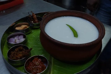 பழைய சோற்றுக்கு பெயர் போன ஒரு கடை!