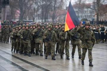 ஜேர்மனியில் ராணுவத்தில் ஆள் பற்றாக்குறை: அரசியல் கட்சிகள் முன்வைத்துள்ள யோசனை