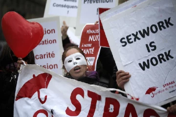 பாலியல் தொழிலுக்கு ஓகே… பிரபல நாடு ஒன்று எடுத்துள்ள முக்கிய முடிவு