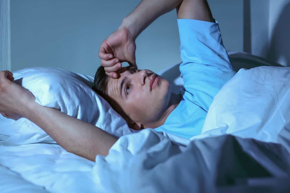 வாஸ்து: தவறியும் இந்த திசையில் தலை வைத்து உறங்கி விடாதீர்கள்.. காரணம் இதோ | Vastu Best Direction To Have Good Sleep And Luck