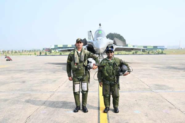 போர் விமானத்தில் பறந்த இந்திய ஜனாதிபதி திரௌபதி முர்மு | Indian President Droupadi Murmu Flew Fighter Jet