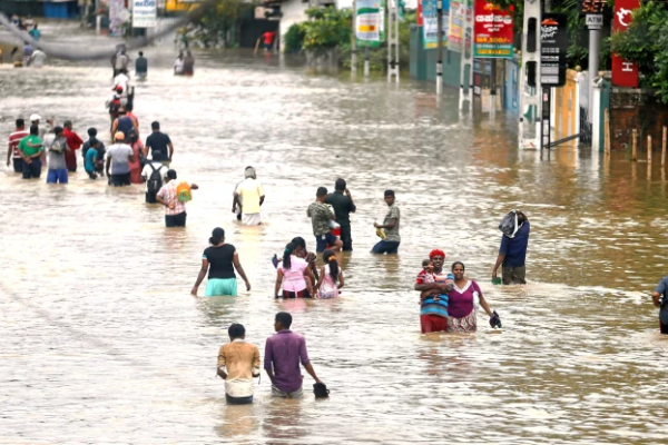 ட்ரோன்கள் பறக்கவிட வேண்டம்; விமானப்படை அறிவுறுத்து | Air Force Not To Fly Drones Flood Affect Place