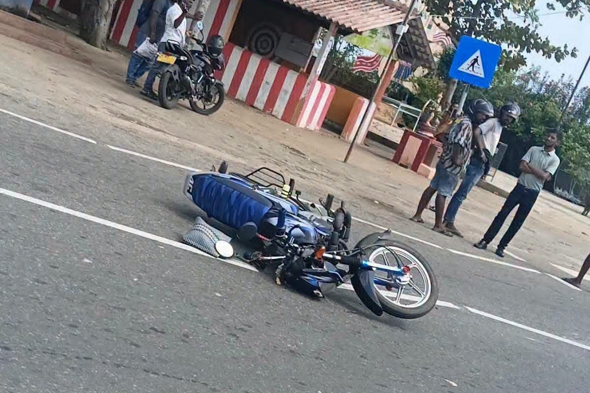 யாழில் இன்று இடம்பெற்ற கோர விபத்தில் பறிபோன பூசகர் உயிர் | Priest Dies In Vallaiveli Accident In Jaffna