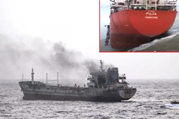 மெத்தனால் ஏற்றிச் சென்ற டேங்கர் கப்பலில் வெடிப்பு: 21 பணியாளர்கள் மீட்பு