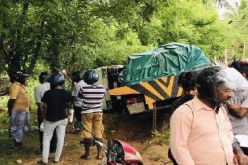 கோரவிபத்தில் சிக்கிய யாழ் சென்ற வாகனங்கள் (Photos)