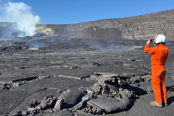 அமெரிக்காவில் வெடித்து சிதறிய எரிமலை...! | Klauea Volcano Erupts In Hawaii