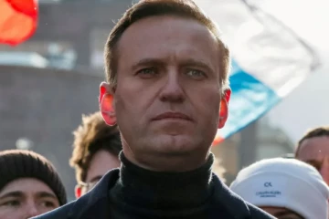 என் மகன் விஷம் கொடுத்து கொல்லப்பட்டார் – நவால்னியின் தாய்