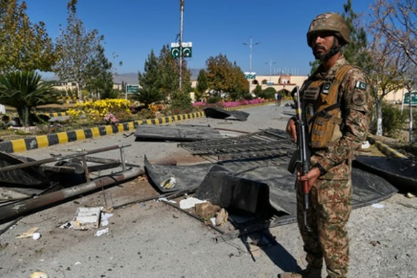 பாகிஸ்தானில் 23 பயங்கரவாதிகள் சுட்டுக் கொலை | 23 Terrorists Shot Dead In Pakistan பாகிஸ்தானில் 23 பயங்கரவாதிகள் சுட்டுக் கொலை | 23 Terrorists Shot Dead In Pakistan