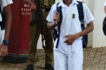 பாடசாலை மாணவனை கத்தியால் குத்திய சக மாணவன்! விசாரணையில் வெளியான காரணம்