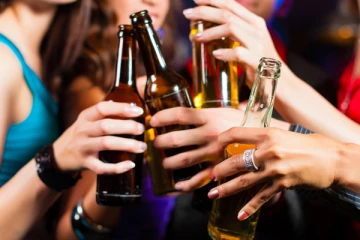 නොසිතූ ලෙස මත්පැන් මිල ඉහළ යයි..නව මිල ගණන් මෙන්න.