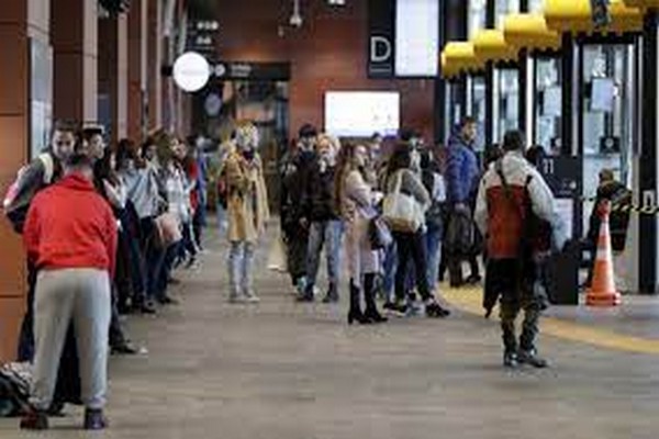 நீண்ட காலமாக மூடப்பட்டிருந்த  எல்லைகளை திறந்த   நாடு! | New Zealand Fully Opens Borders After Covid 19