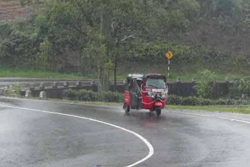 மலையக சாரதிகளுக்கு பொலிஸ்கார் விடுத்த எச்சரிக்கை