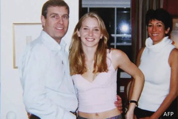 இளவரசர் ஆண்ட்ரூவைக் கவிழ்த்த முக்கோணக் காதல் | Triangle Love Led Downfall To Andrew