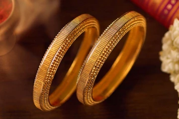 புதிய உச்சத்தில் தங்கம் விலை; 1 கிராம் ரூ.7000 - மக்கள் கலக்கம்!