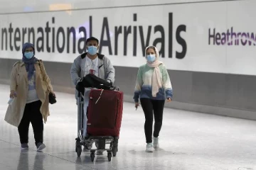 விமான பயணிகளுக்கு மாஸ்க் கட்டாயம்: வலியுறுத்தும் WHO