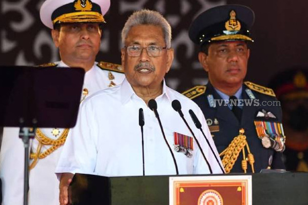 முப்படை தளபதிகளை சந்தித்த ஜனாதிபதி கோட்டாபய! | President Gotabaya Met The Three Army Commanders