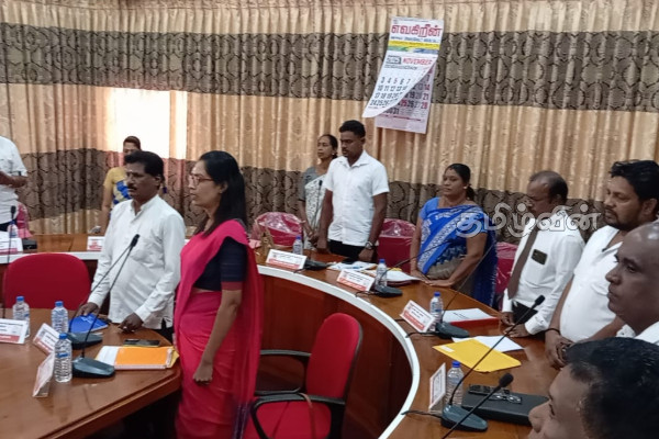 மட்டக்களப்பு மாநகர சபை அமர்வில் மாவீரர்களை அஞ்சலித்த முதல்வர் | Maaveerar Naal 2025