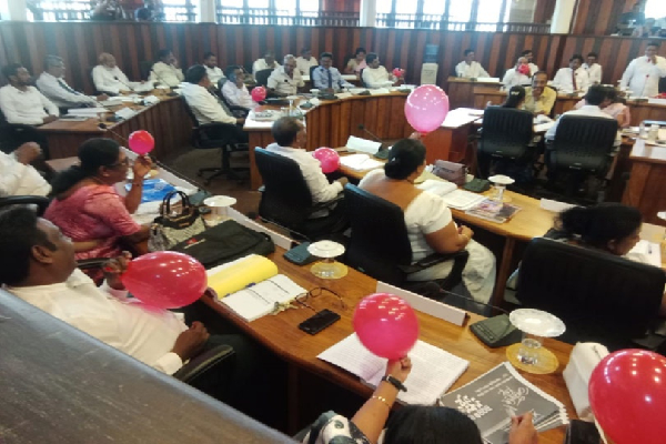 ஆளும் அநுர அரசுக்கு தொடர் பின்னடைவு : பலூன்களை வெடிக்க வைத்து தோற்றகடிக்கப்பட்ட பட்ஜெட் | Galle Municipal Councils Budget Defeated ஆளும் அநுர அரசுக்கு தொடர் பின்னடைவு : பலூன்களை வெடிக்க வைத்து தோற்றகடிக்கப்பட்ட பட்ஜெட் | Galle Municipal Councils Budget Defeated