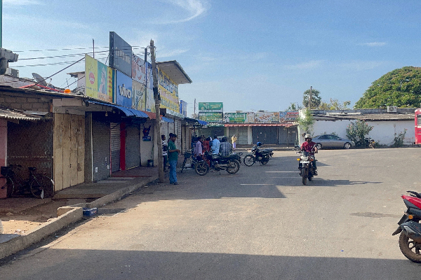 முடங்கியது தமிழர் தாயகம்; வெறிச்சோடிய நகரங்கள்!(Photos) | Deserted Cities In The Tamil Homeland