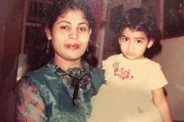 இந்த புகைப்படத்தில் இருக்கும் குழந்தை யார் தெரியுமா! விஜய்யுடன் ஜோடிபோட்டு நடித்த நடிகை