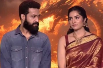 ஜூனியர் NTR அளவுக்கு இல்லை.. நடிகை ருக்மிணி வசந்த் குறித்து மேடையில் பேசிய தயாரிப்பாளர்