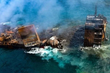 இலங்கை கடலில் மூழ்கிய கப்பலால் பெரும் ஆபத்து