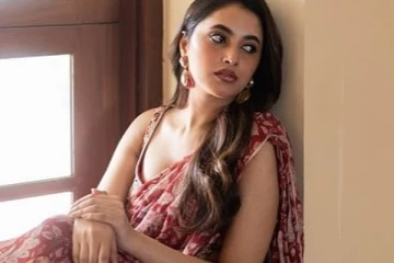 நடிகை பிரியங்கா மோகன் சேலையில் அழகிய போட்டோஷூட்