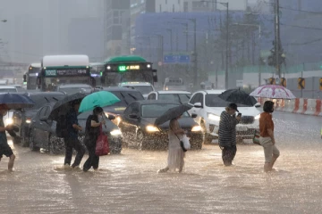 දකුණු කොරියාවේ විශාල ජල ගැලීම්