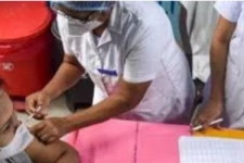 கொரோனா தடுப்பூசி போட்ட 447 பேருக்கு பக்கவிளைவு: 3 பேர் மருத்துவமனையில்