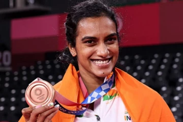 ஒலிம்பிக்கில் பதக்கம் வென்ற பி.வி.சிந்து.. பாராட்டு விழா நடத்திய முன்னணி நடிகர்