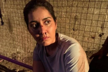 நடிகை ராஷி கண்ணாவுக்கு என்ன ஆனது, முகத்தில் ரத்த காயங்களுடன், கையில் அடி.. புகைப்படங்கள் இதோ