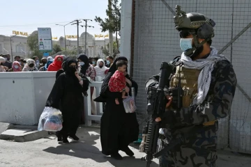 காபூல் விமான நிலையத்தை மொத்தமாக கைப்பற்றிய தாலிபான்கள்